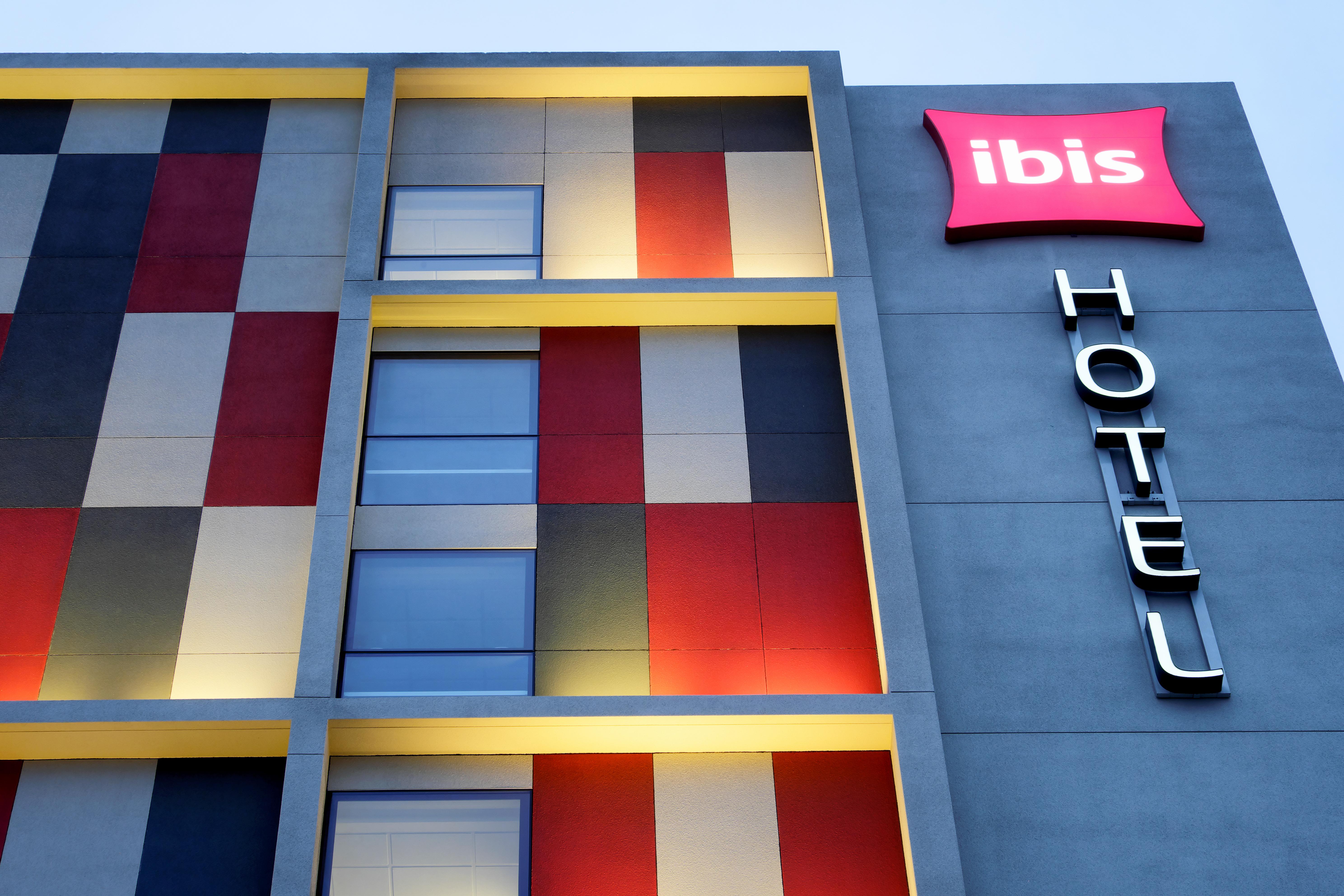 Отель Ibis Трухильо Экстерьер фото