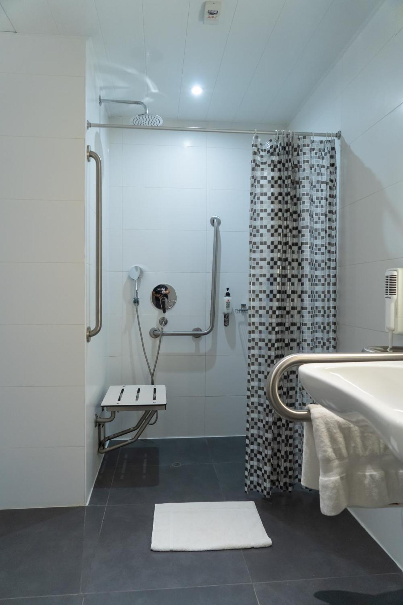 Отель Ibis Трухильо Экстерьер фото
