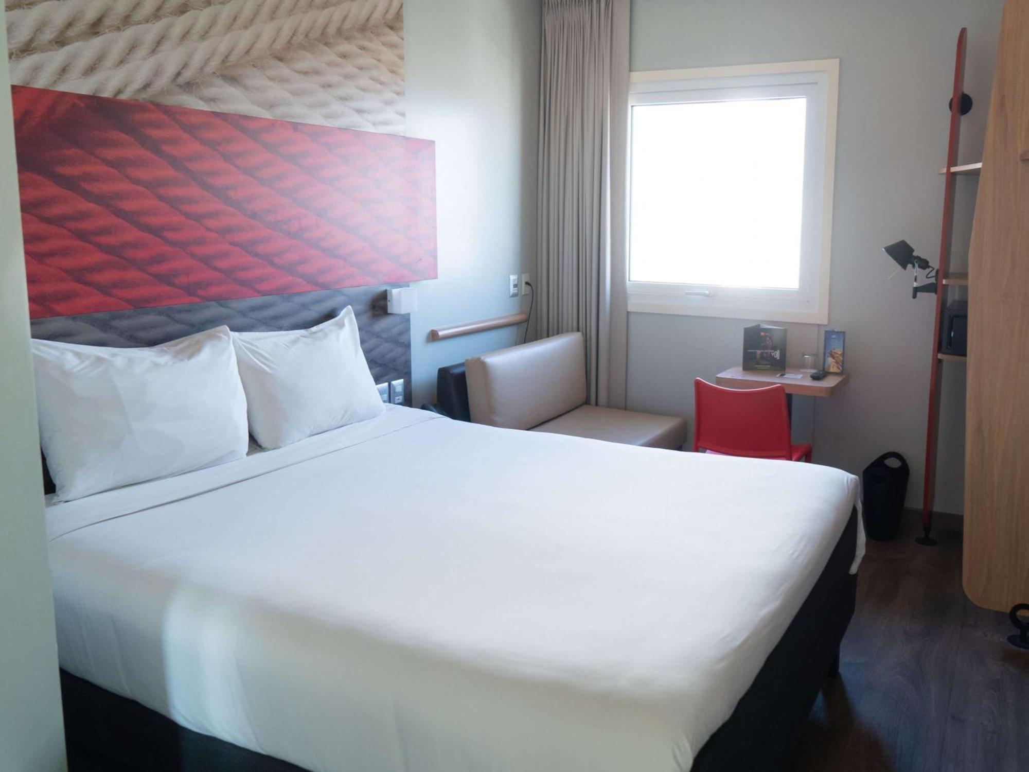 Отель Ibis Трухильо Экстерьер фото