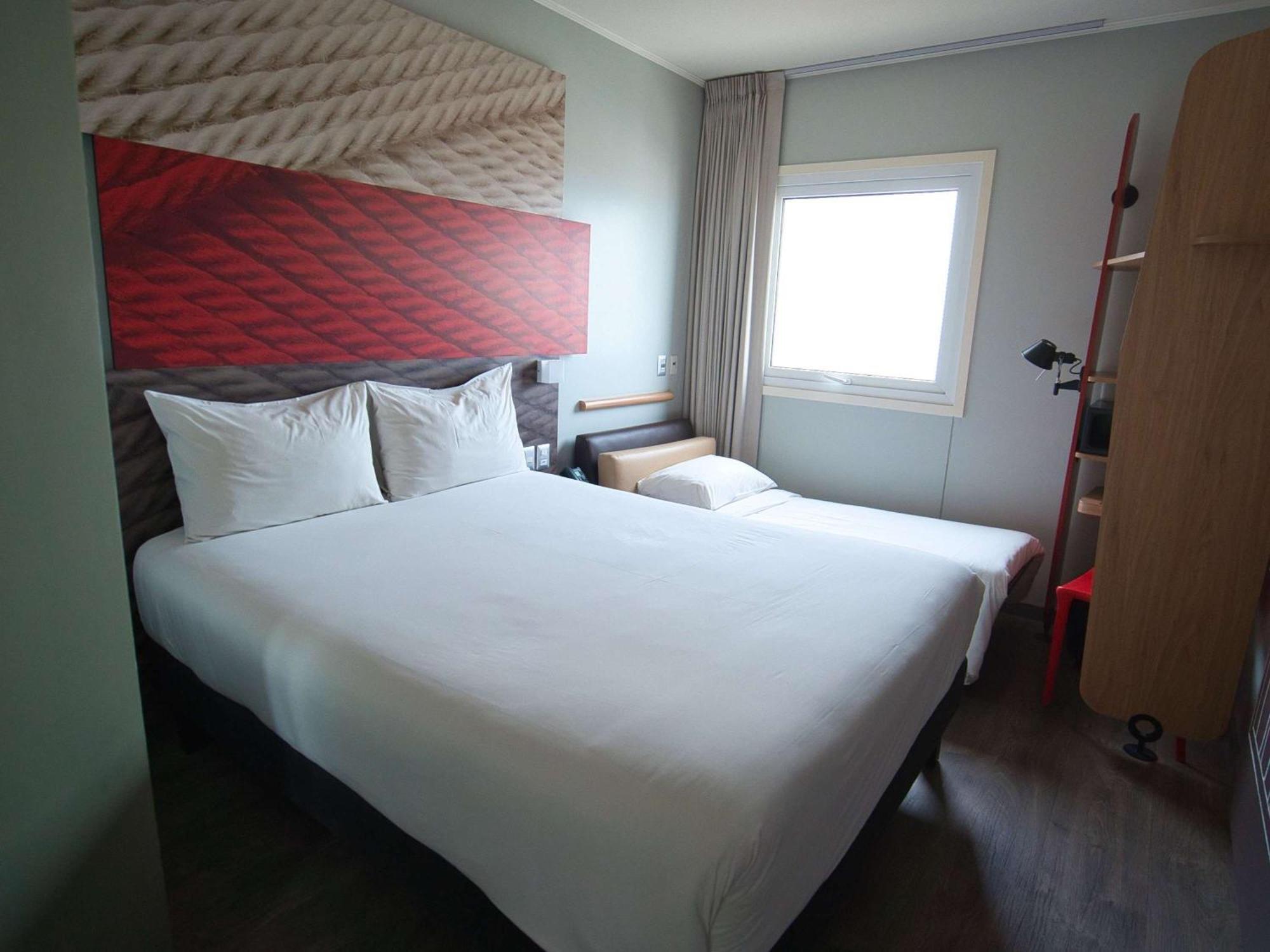 Отель Ibis Трухильо Экстерьер фото