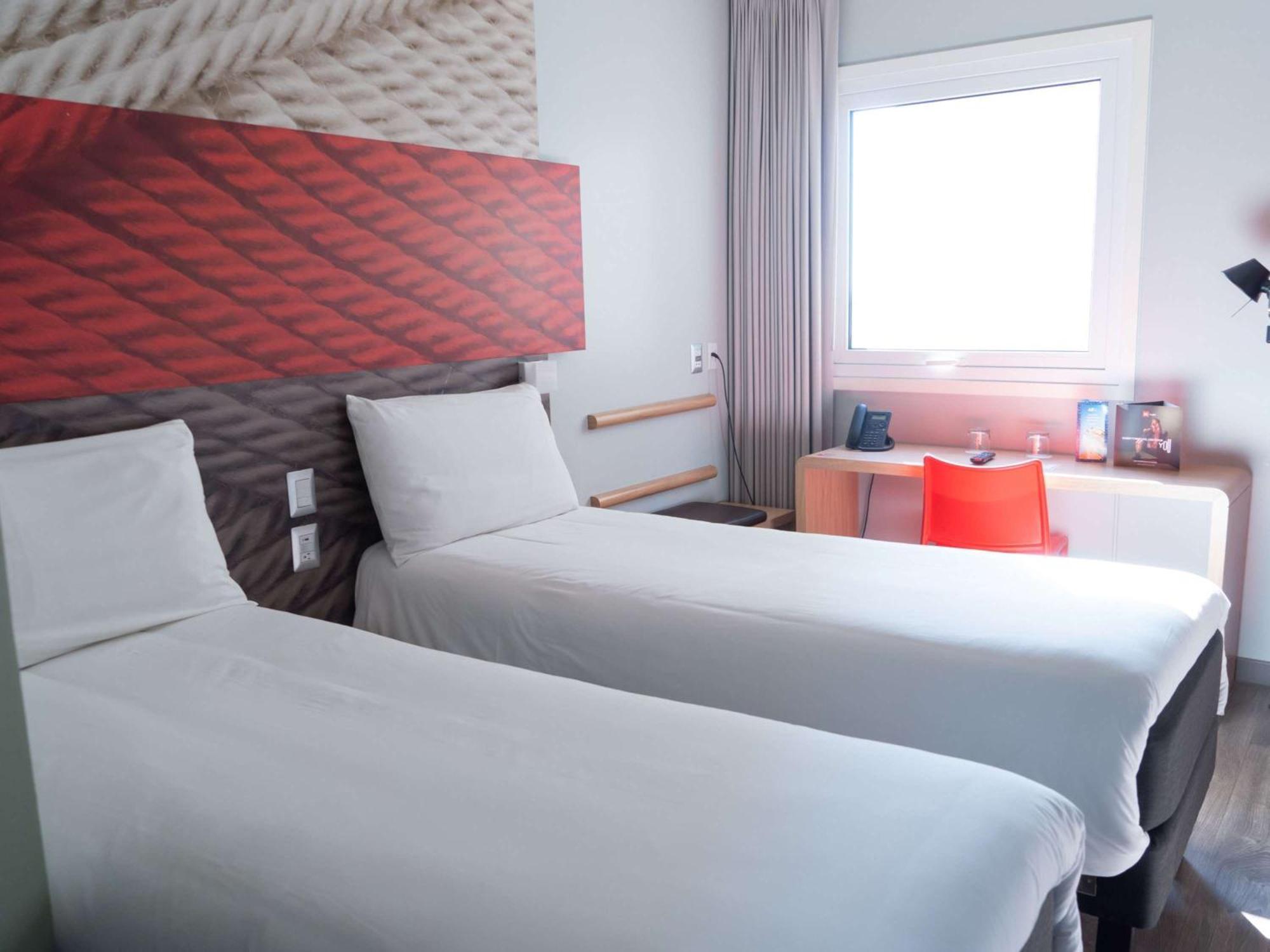Отель Ibis Трухильо Экстерьер фото