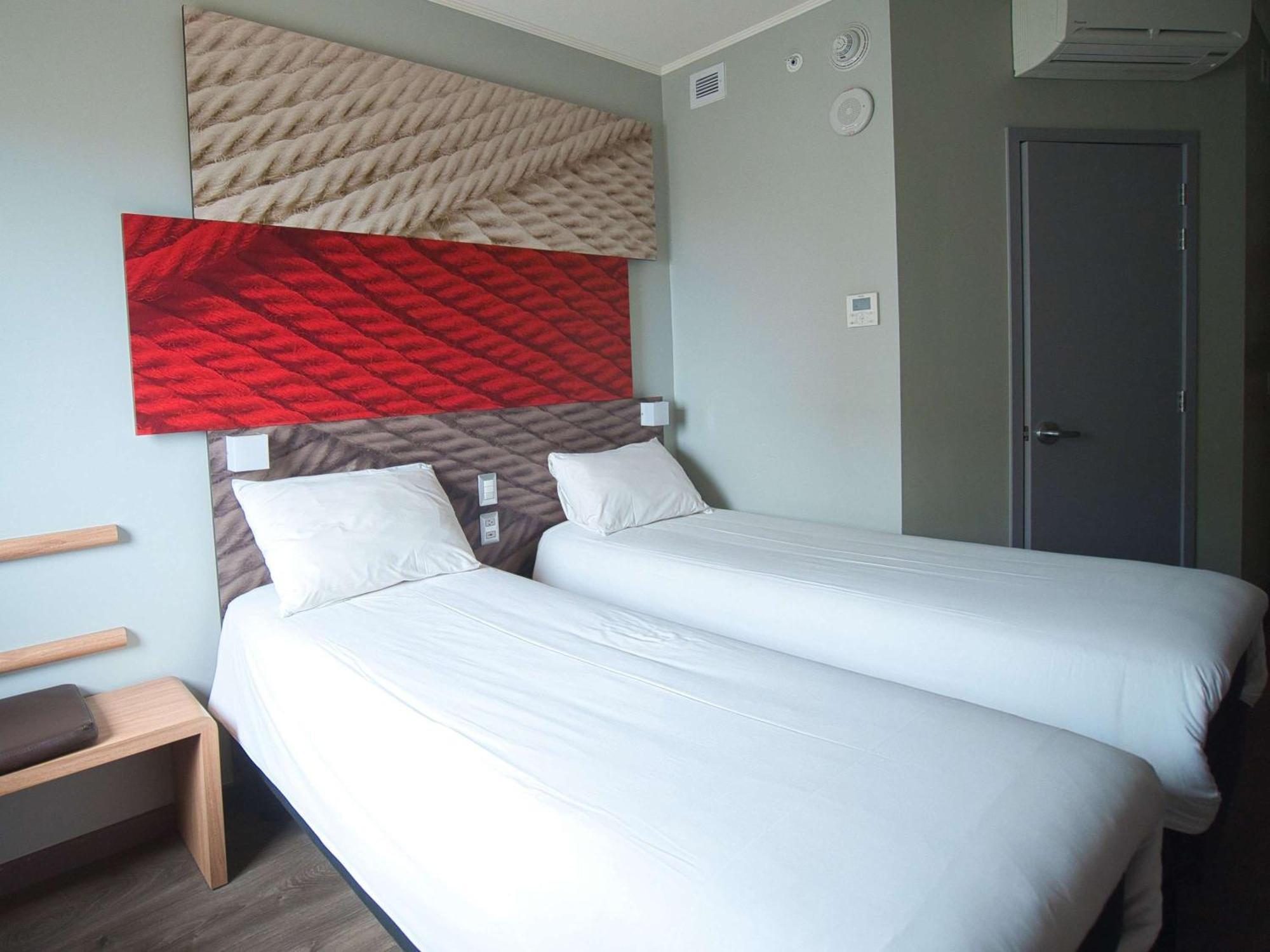 Отель Ibis Трухильо Экстерьер фото