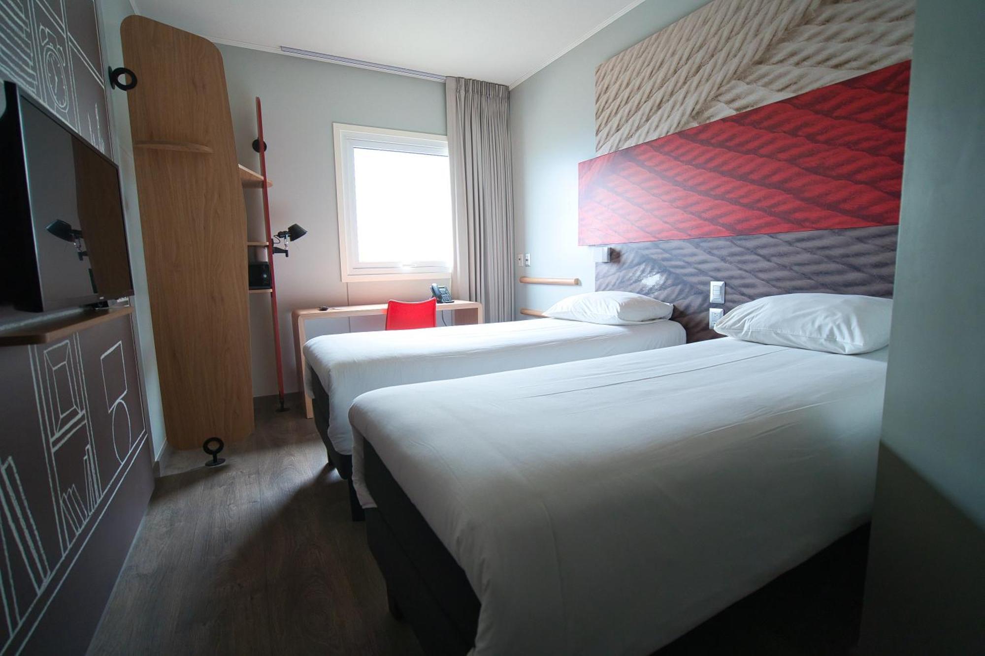 Отель Ibis Трухильо Экстерьер фото