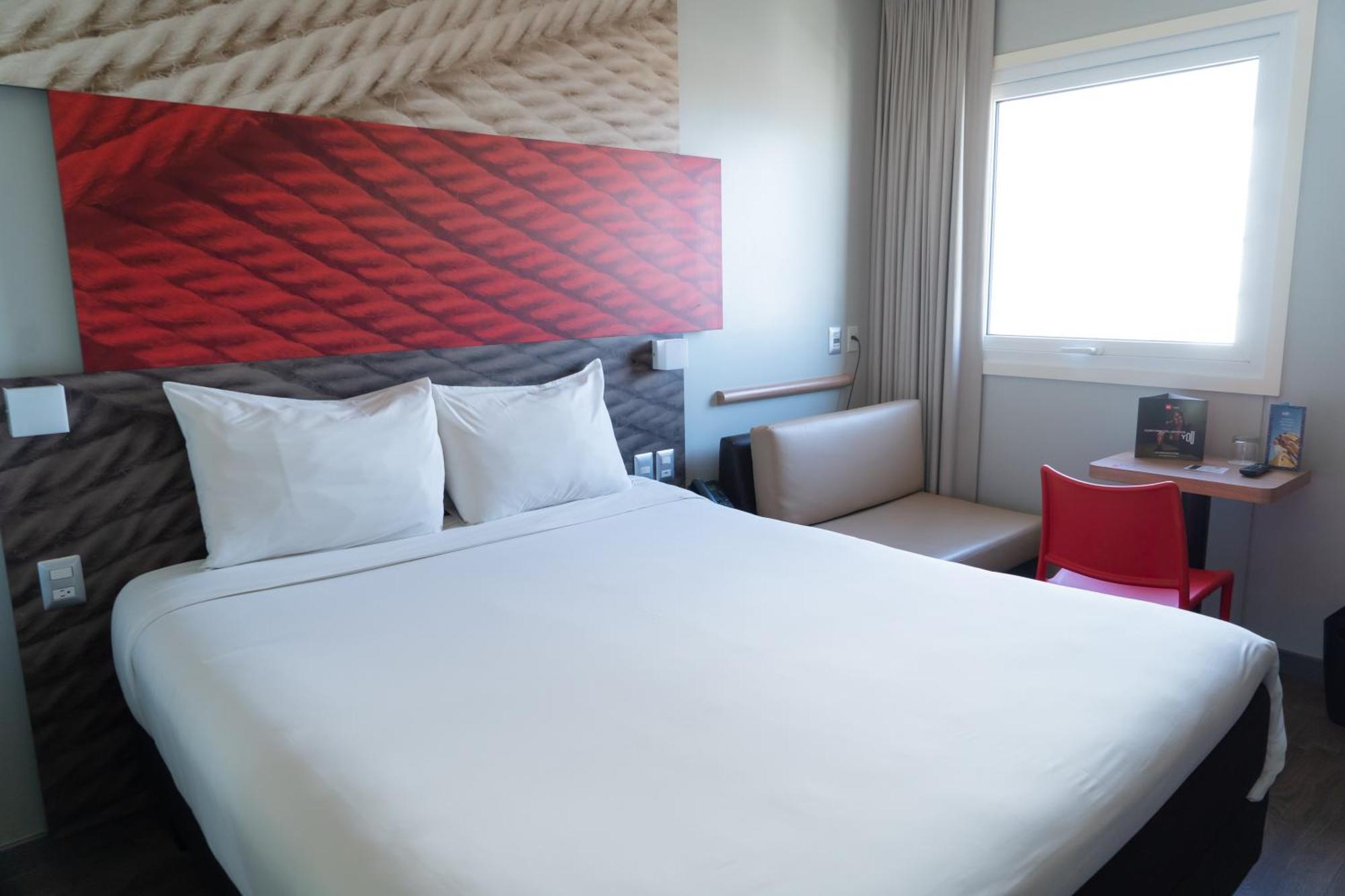 Отель Ibis Трухильо Экстерьер фото