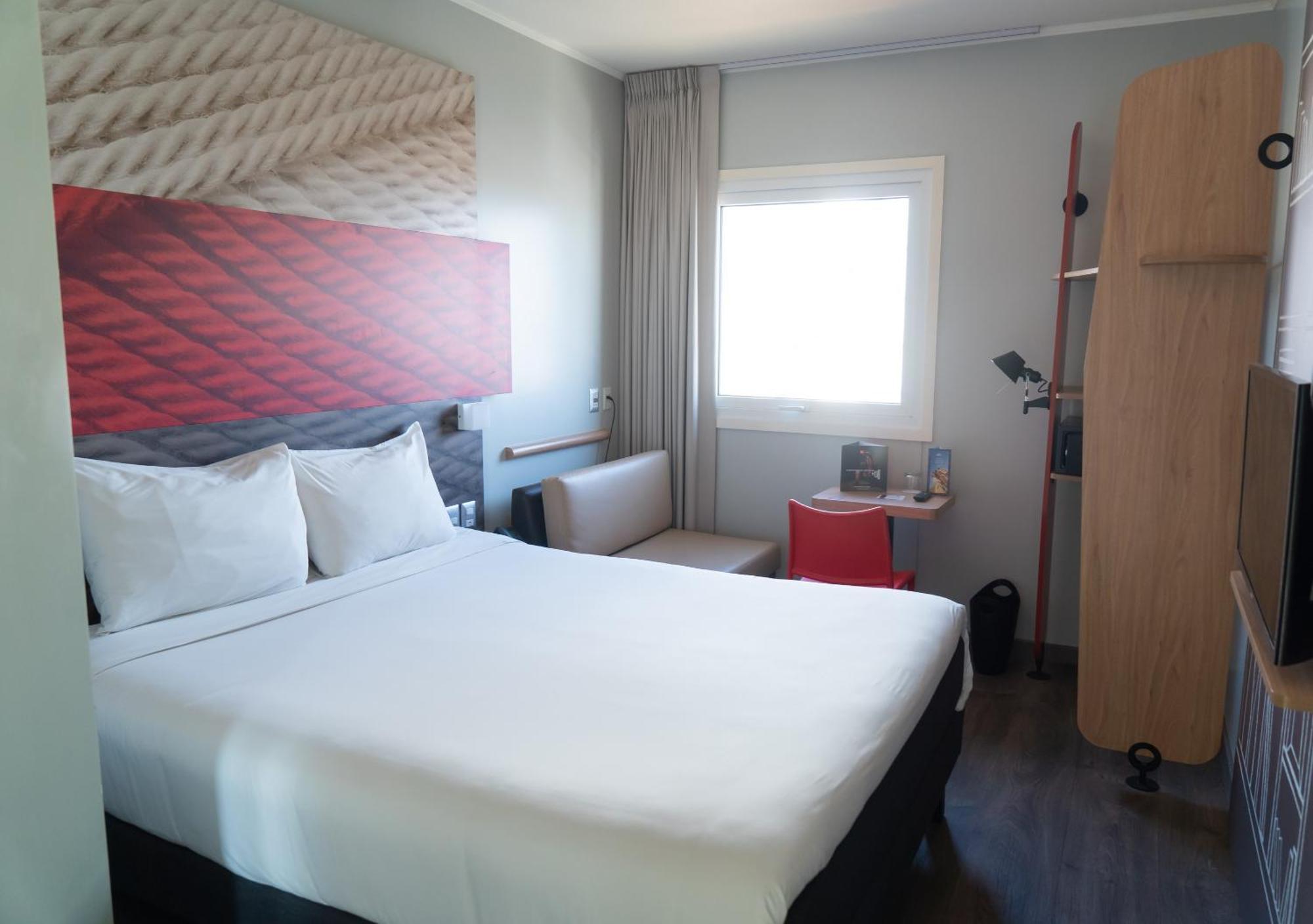 Отель Ibis Трухильо Экстерьер фото
